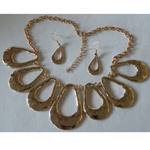 Gold Tone Hammered Style Open Teardrop Loops Fringe Necklace Pierced Earring Set